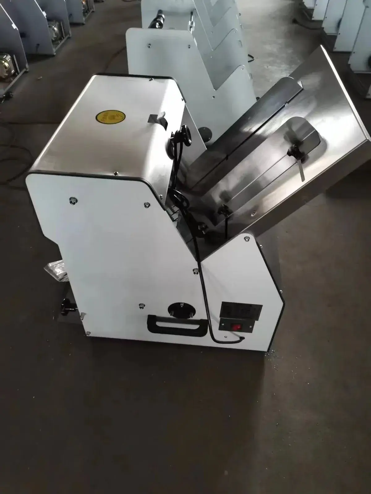 Commercial Bread Slicer Image 4